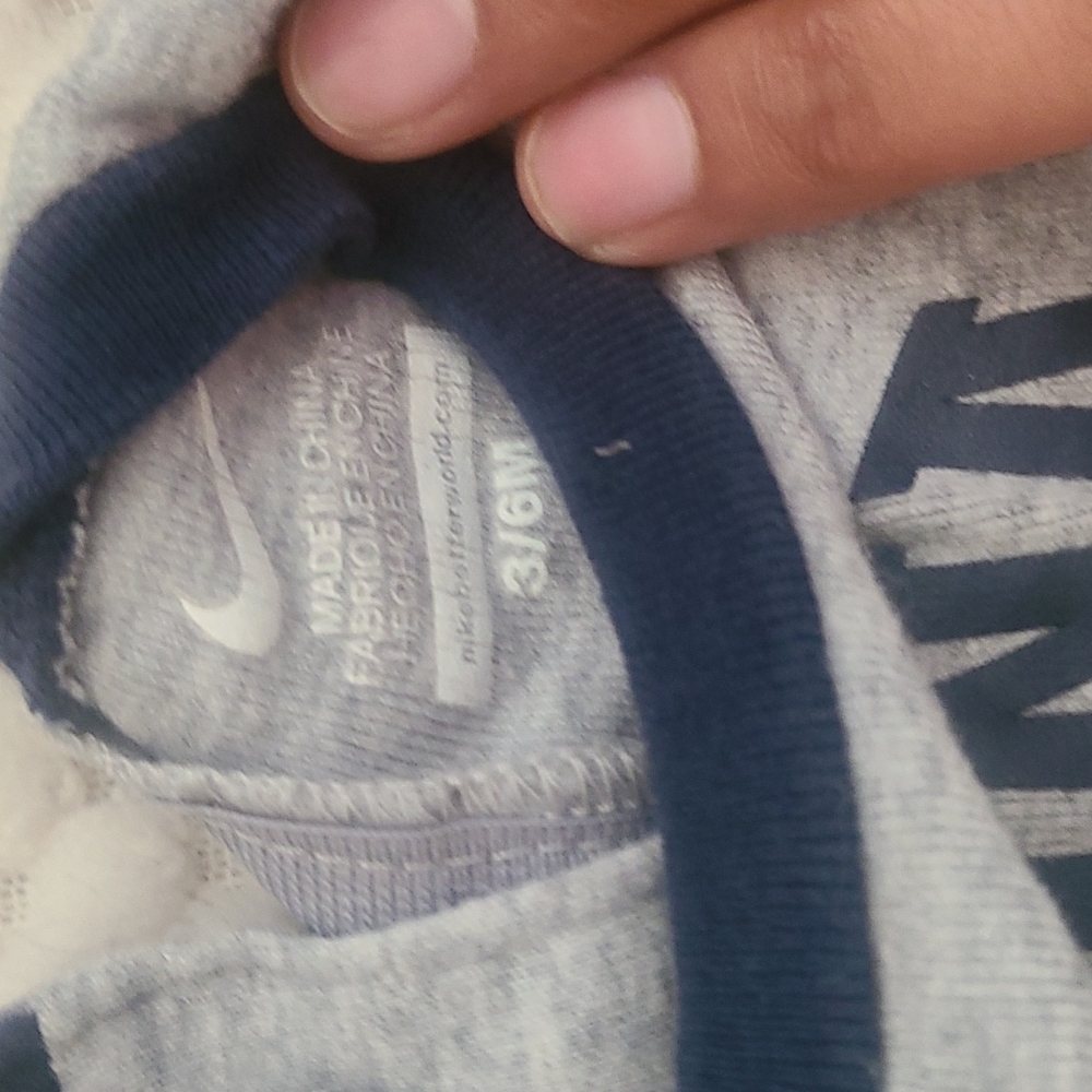 Onsie - Picture 2 of 3